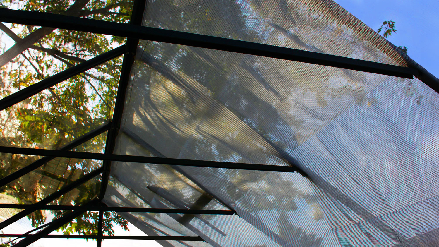 Schattiergewebe, Farbe: Weiß pulverbeschichtet