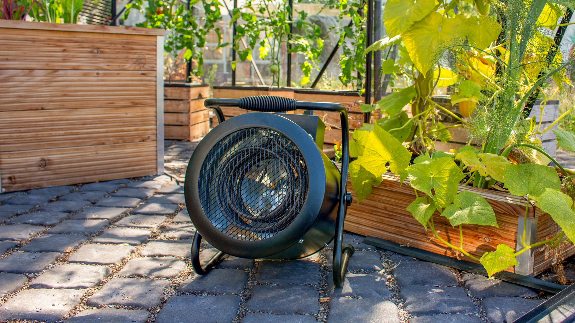 Elektroheizung Antares, Farbe: Schwarz pulverbeschichtet